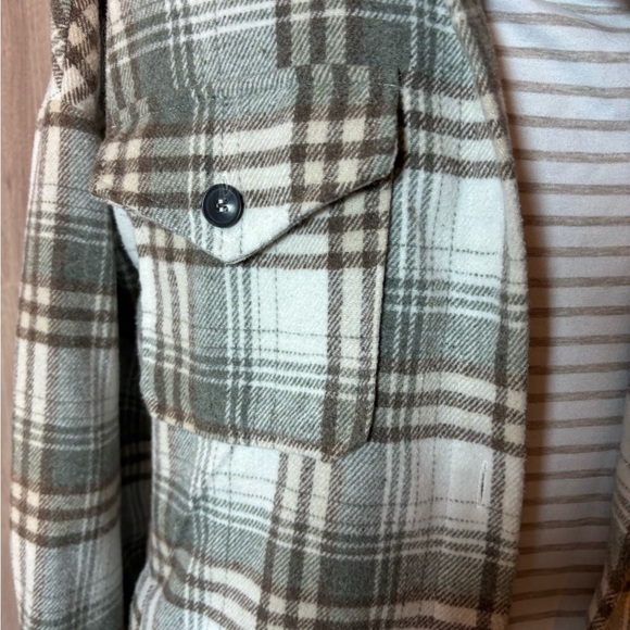 Pink Lily Plaid Utility Flannel Jacket - Green and Tan - Picture 3 of 8